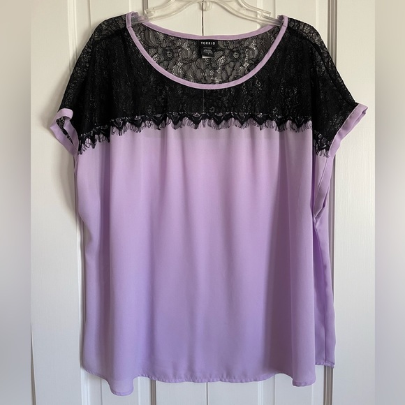 TORRID Lavender Abbey Lace Yoke Top, Size 2 - Picture 2 of 4